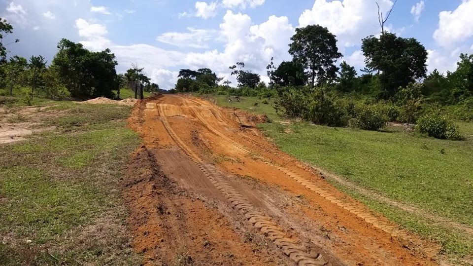 Prefeitura está aproveitando o verão e continua realizando manutenção de ramais.